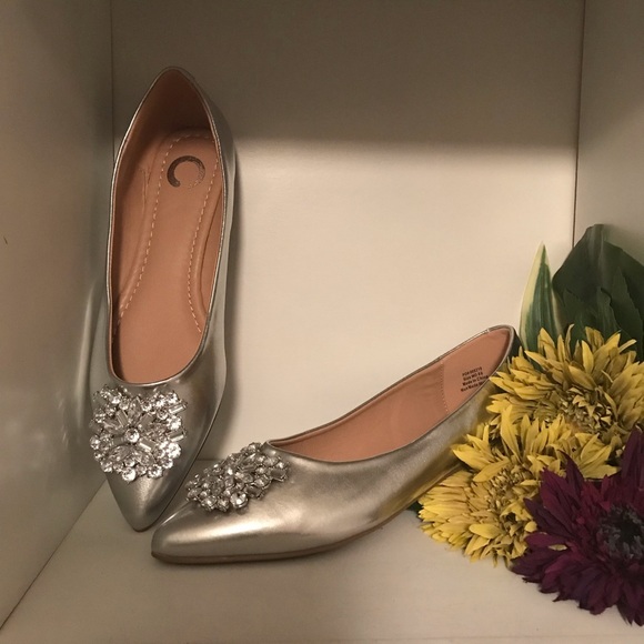 Journee Collection Shoes Journee Collection Metallic Silver Pointy — free download